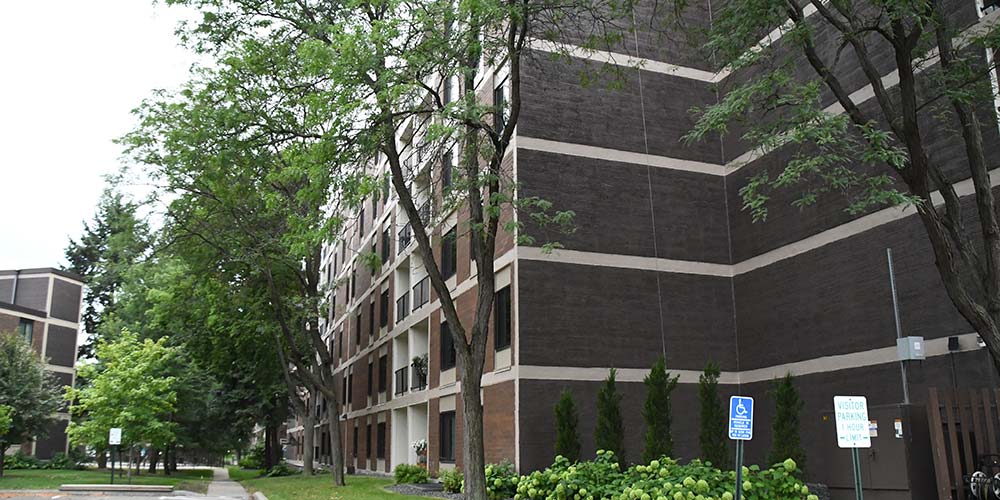 York Plaza Apartments – Edina, MN