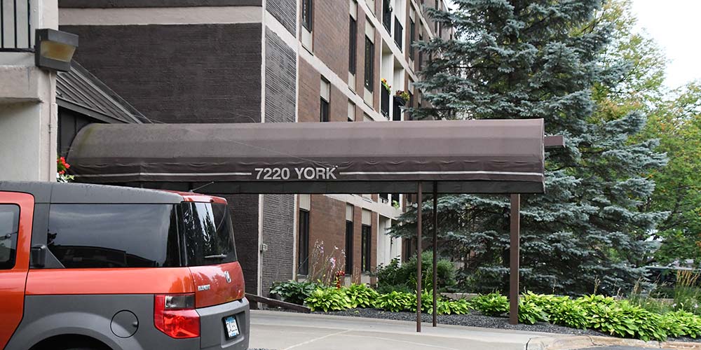 York Plaza Apartments – Edina, MN